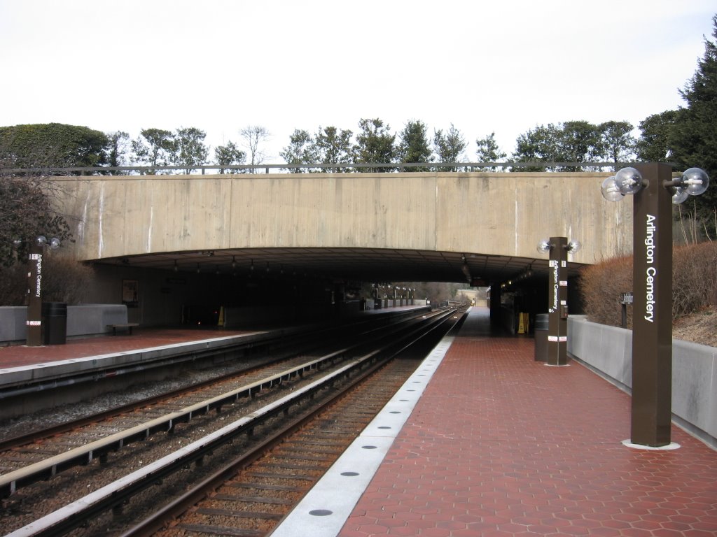 Arlington Cemetery Station by michiel1972