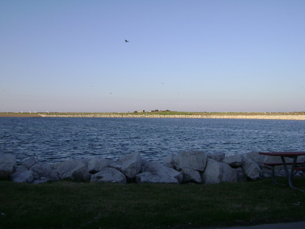 View of Lake Michigan by mammothmonkey