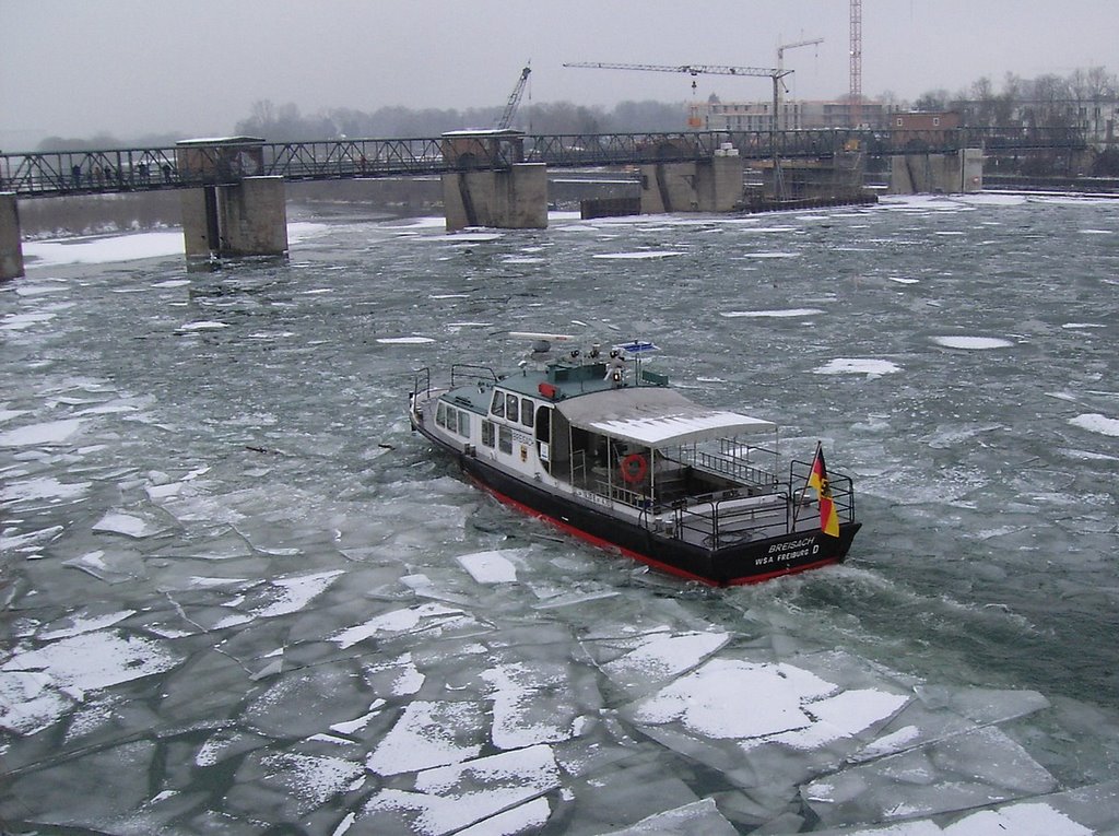 Wehr Wieblingen (Heidelberg) mit Eisbrecher "Breisach" II by Besenbinder