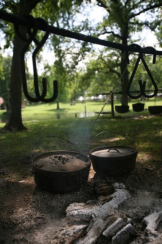 Stagecoach Inn Dutch Ovens by Roserock