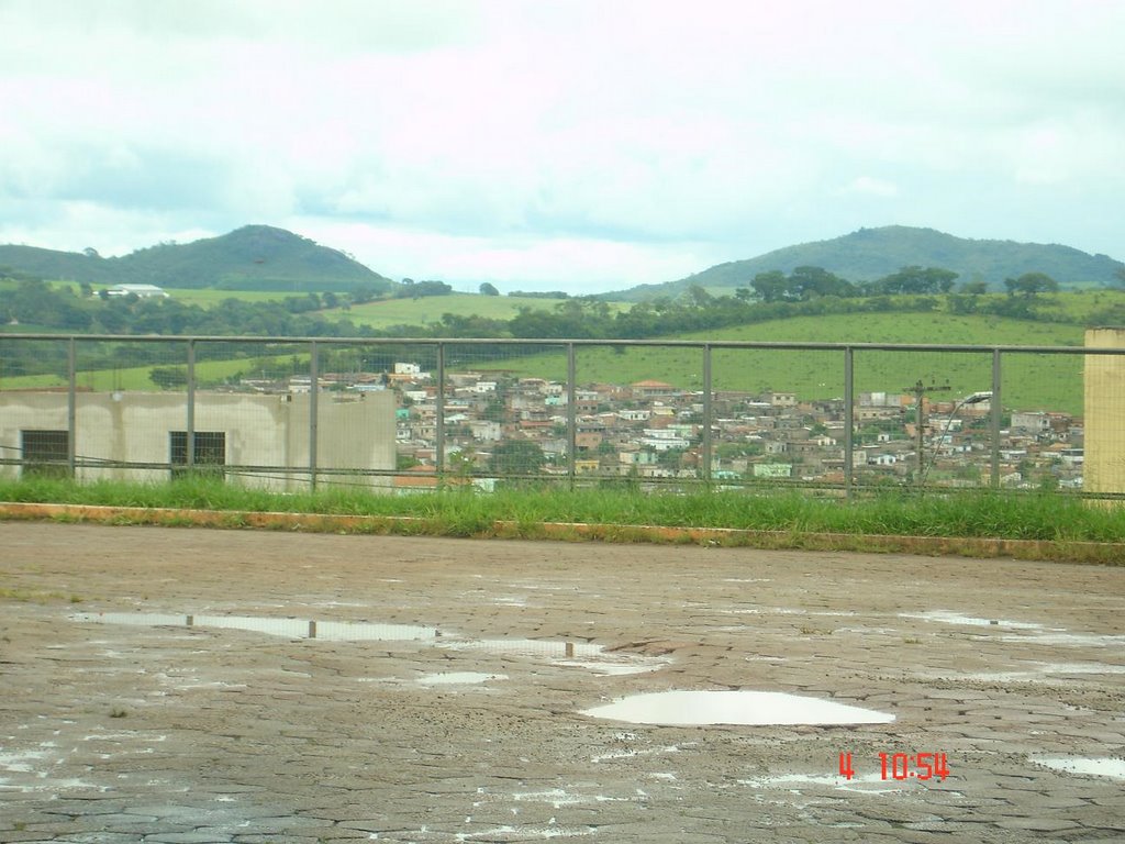 Vista a partir do Term. Rodoviário Dr. Maurício O. Souza - Lavras - MG by roriz