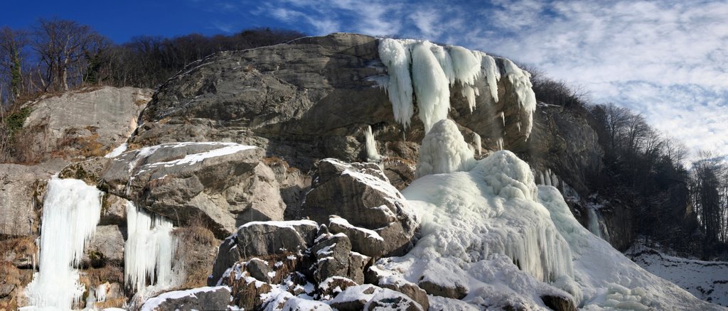 Bettbach-Eisfall by Iwan Schrackmann