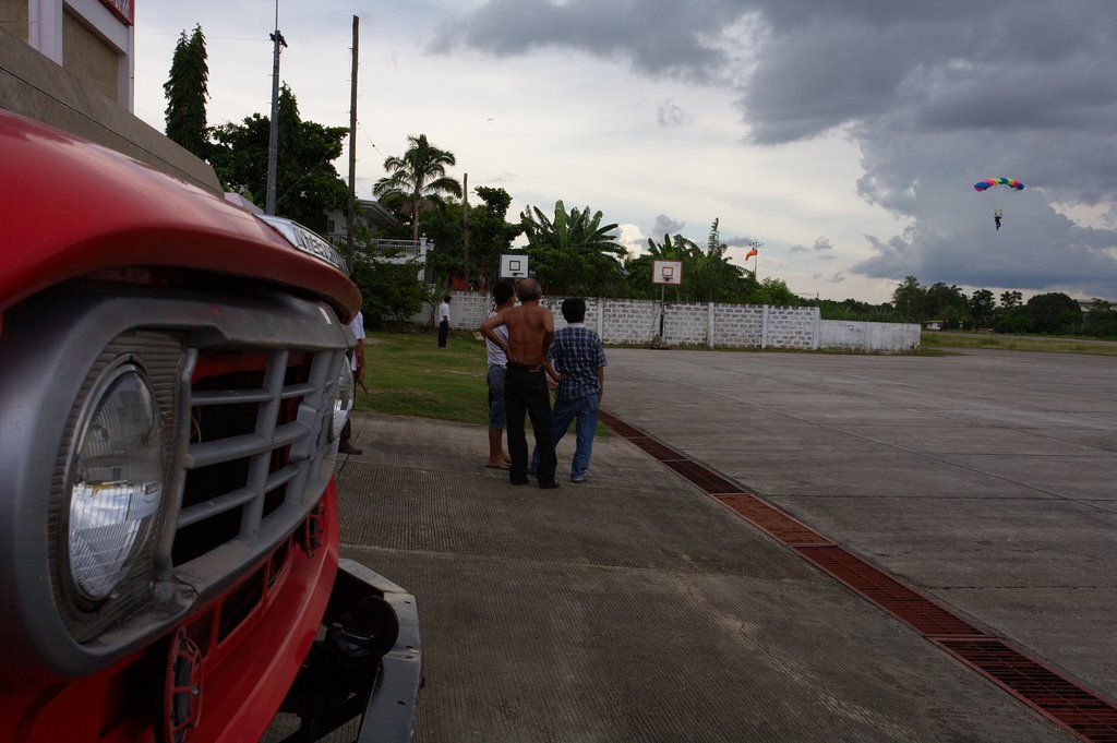 Tagbilaran Airport - Not the local airline landing by ShiRiTian