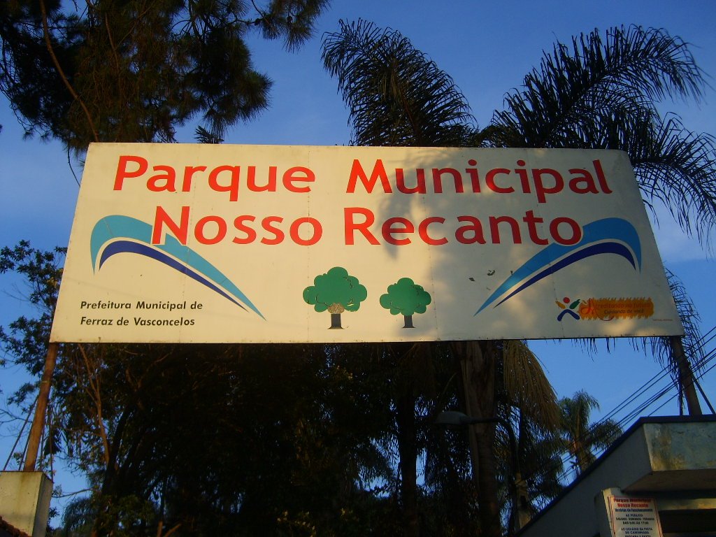 Parque Municipal "NOSSO RECANTO" - Ferraz de Vasconcelos - SP - BRASIL by Vitor J. Quarelo