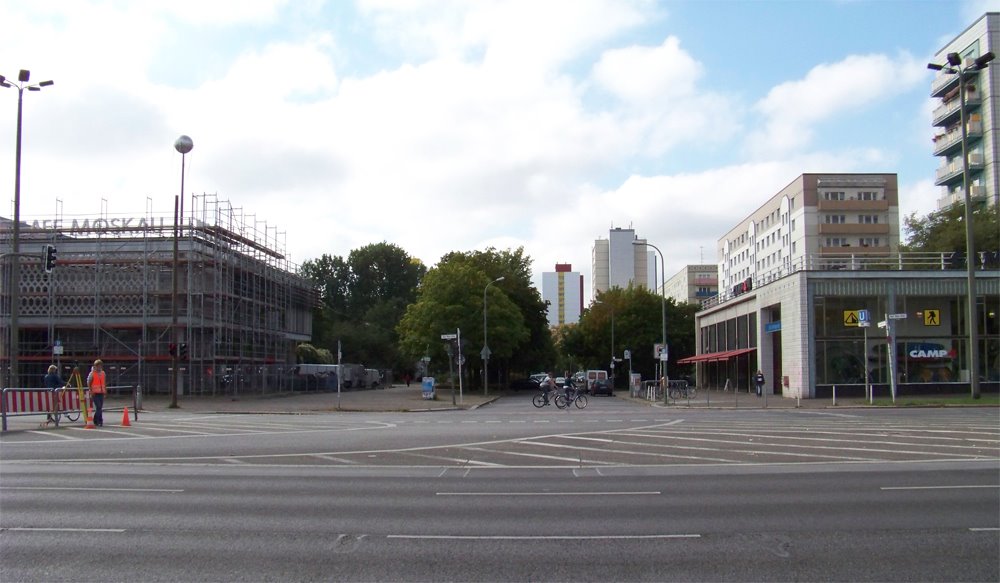 10179 Berlin / Schillingstrasse / Ecke Karl-Marx-Allee by stereo3001