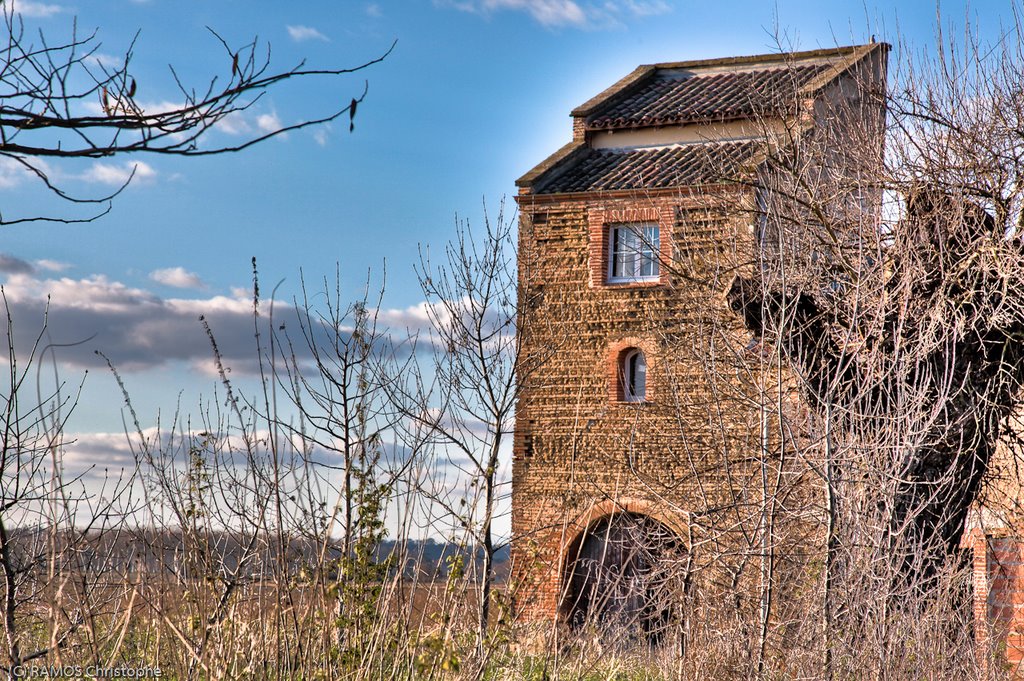 Pigeonnier de Montech (Tarn et Garonne) by Christophe RAMOS