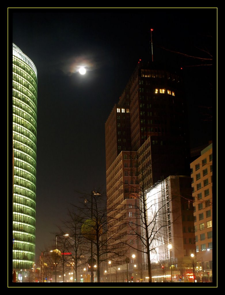 Moonshine above the Potsdamer Platz by GE@L€X