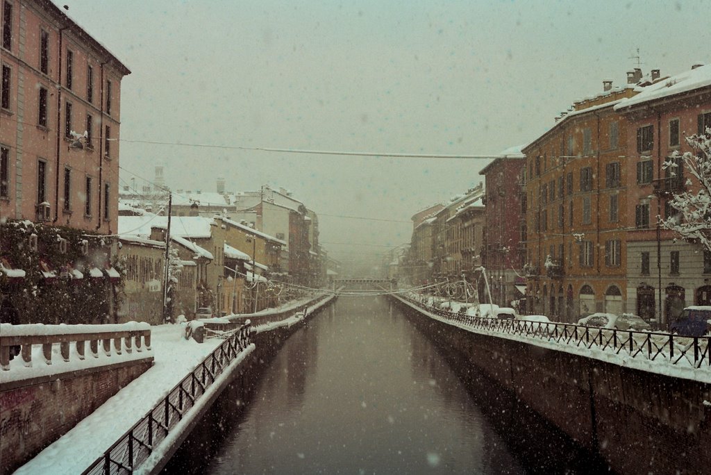 Alzaia Naviglio Grande neve 2009 by laurachiossone