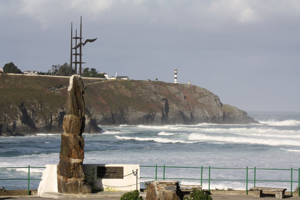 MONUMENTO AL EMIGRANTE by JoseMariaFreitas