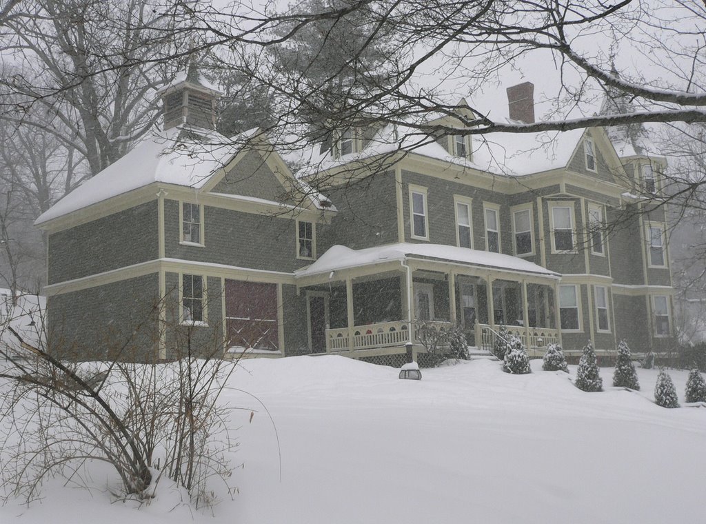 Auburn House by Jason Jerry