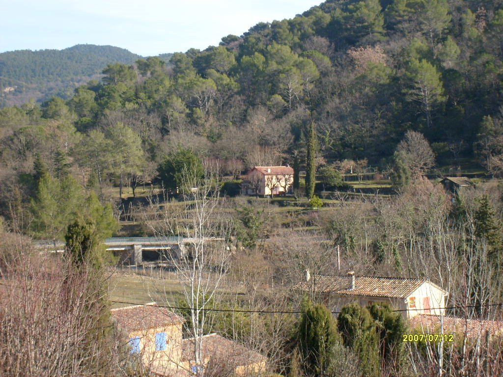 Bargemon view over valley by rudsure