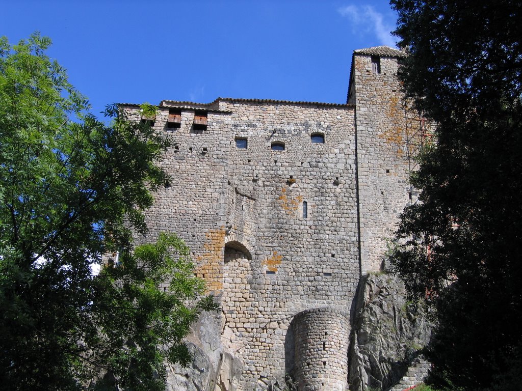 Château de Ventadour - Août 2008 by adxolivier