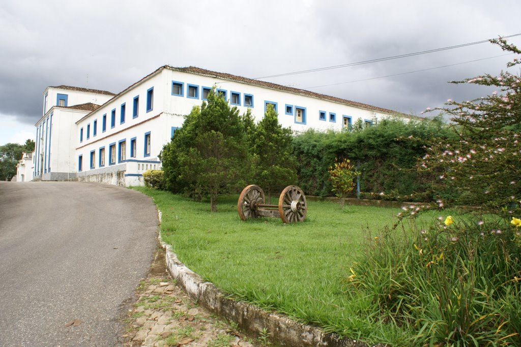 Colegio Dom Bosco - Cachoeira do Campo by Fernando Bezerra