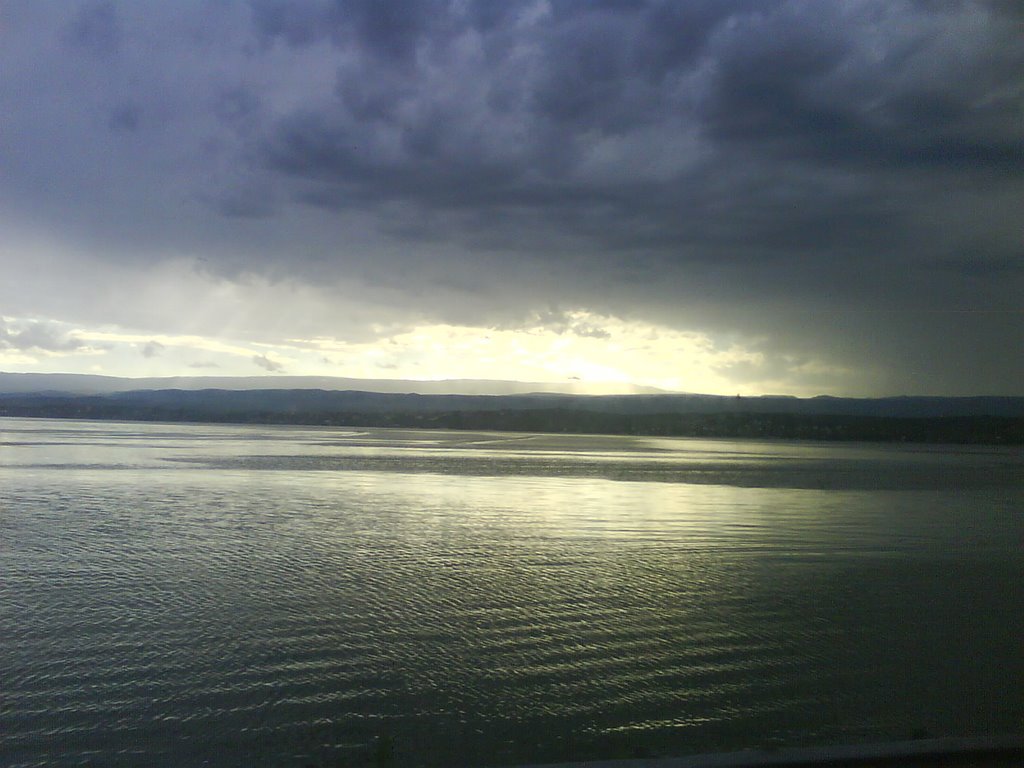 Lago y tormenta by dulcep