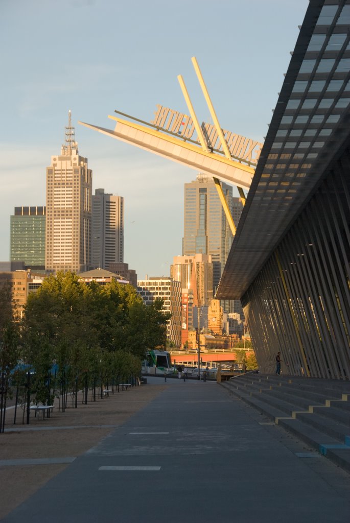 Melbourne from the Exhibition Centre by vincentq