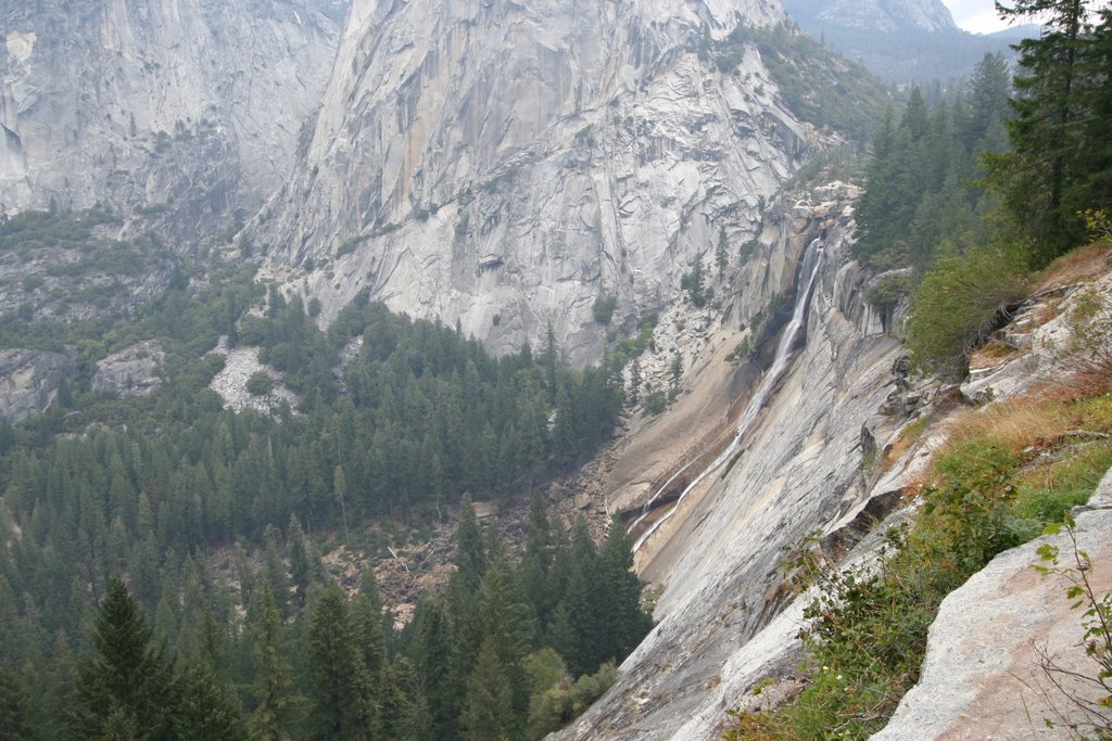 Yosemite - Vernal fall by trickyb