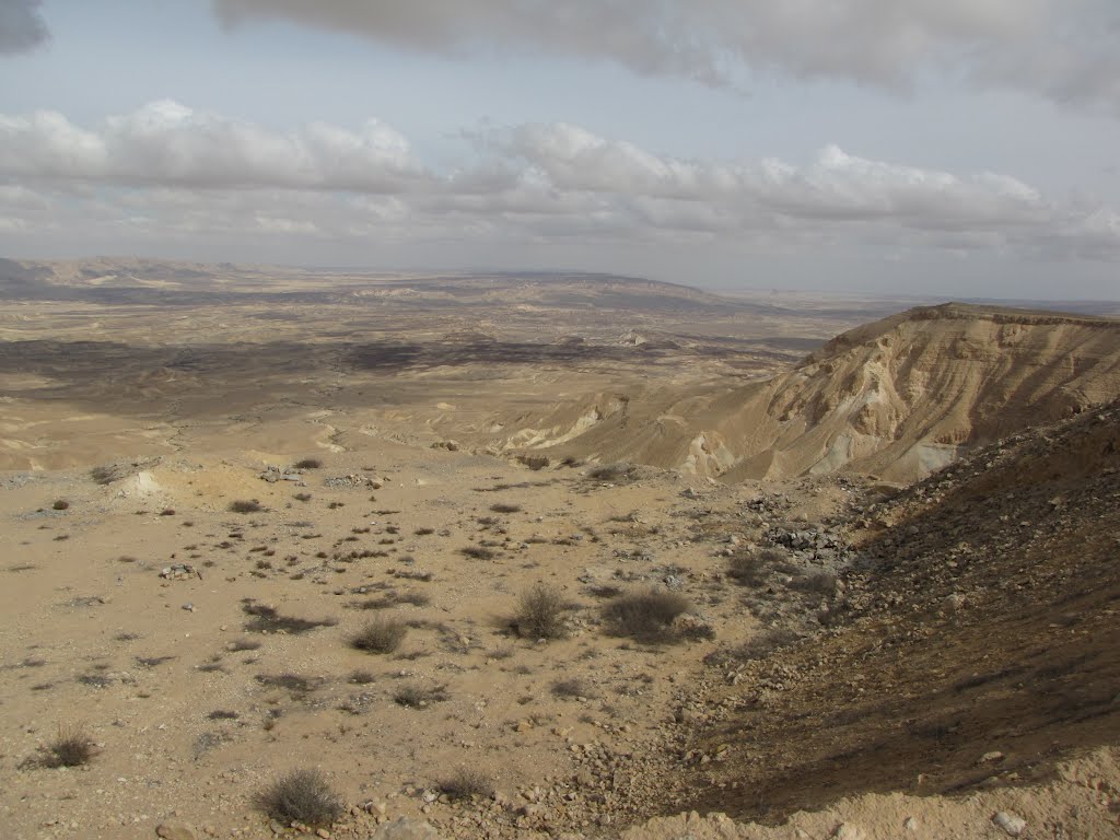 The way to Magorat Nachash Tsame 5 , Israel by Kobi Zilberstein