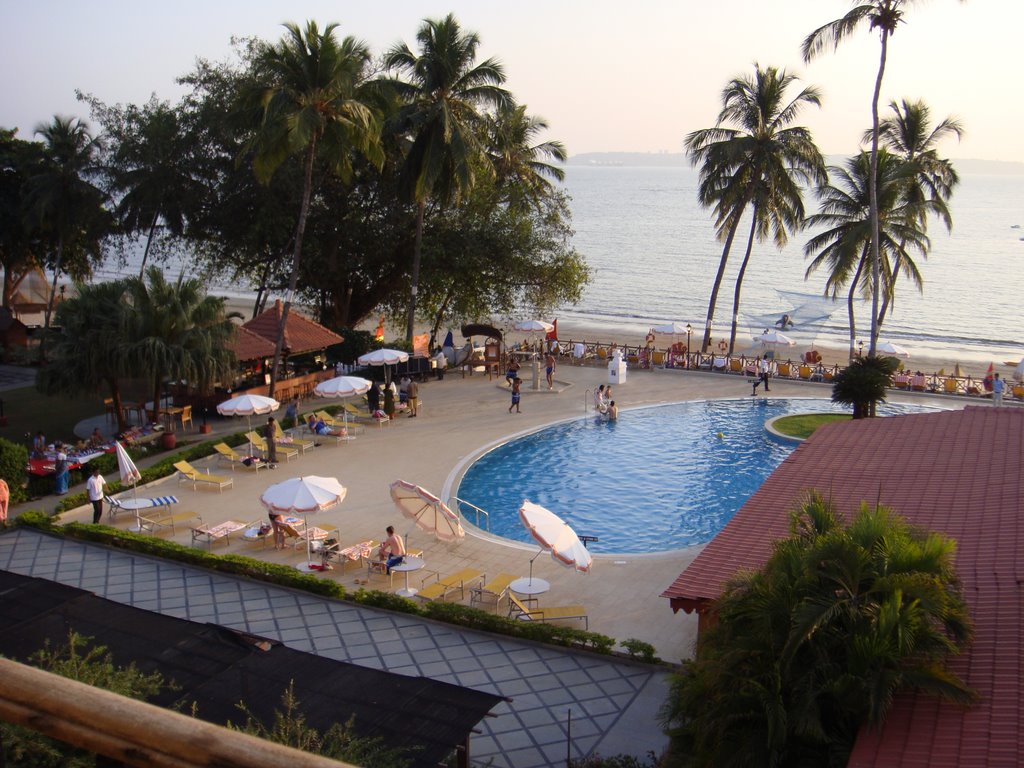 Pool @ Cidade de Goa by Anil Kaushik