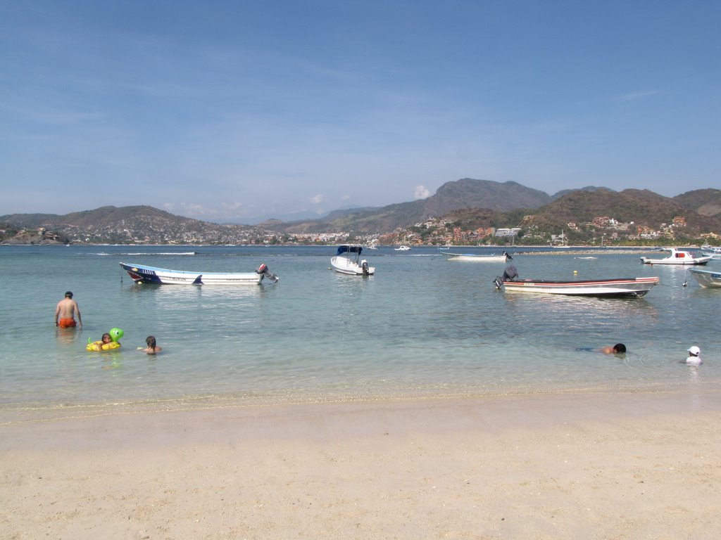 Playa las gatas,zihuatanejo by pablo daniel sosa