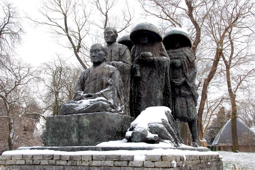 Paris Zen sous la neige by Luc Gruson