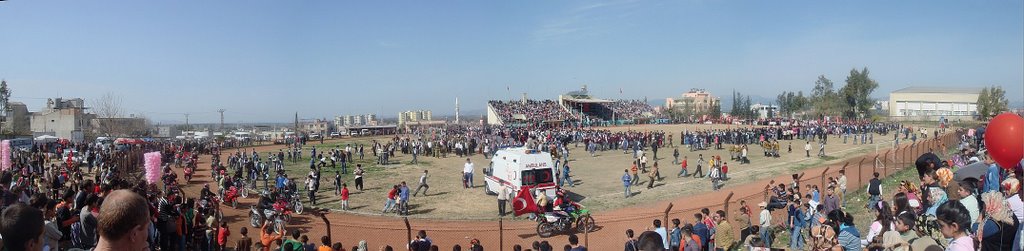 Kadirli şehir stadı : 7 Mart kurtuluş töreni by mustafanacar