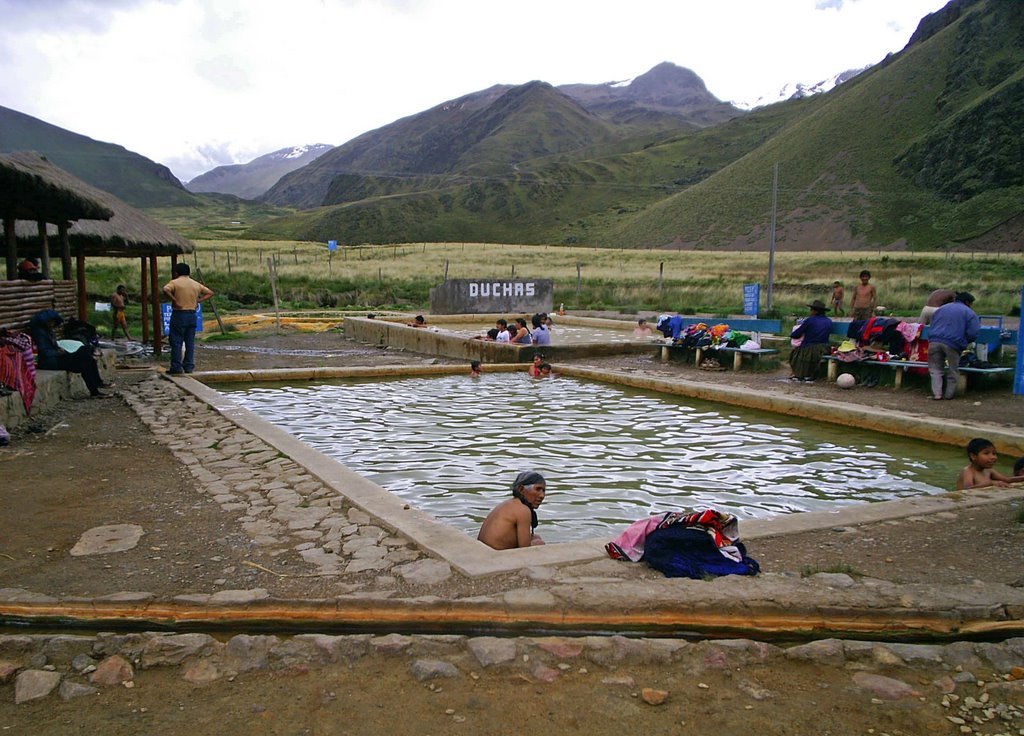 Entre Puno et Cusco by Michèle Castagnès