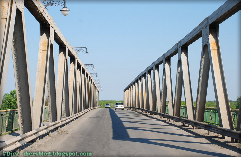 Novomoskovsk: Bridge over Samara by Dmytro Mantula