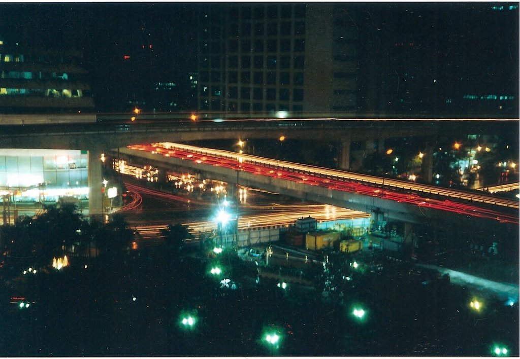 Skytrain and road traffic seen from Dusit Thani Hotel by Doctor Lattice