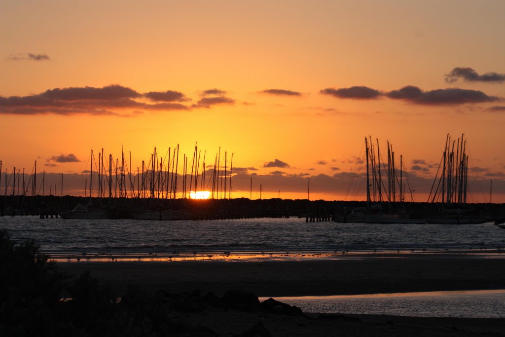 Sunset taken from Pier Road, St Kilda by Marbiz