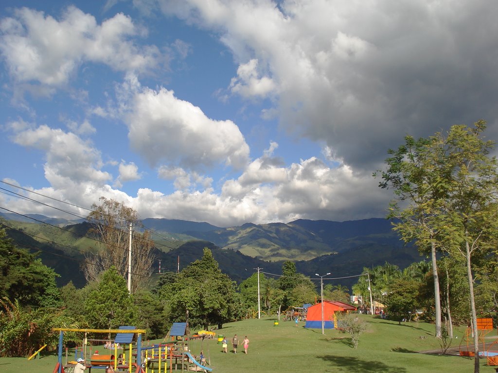 Parque confenalco en Calarcá by Saho Ushio