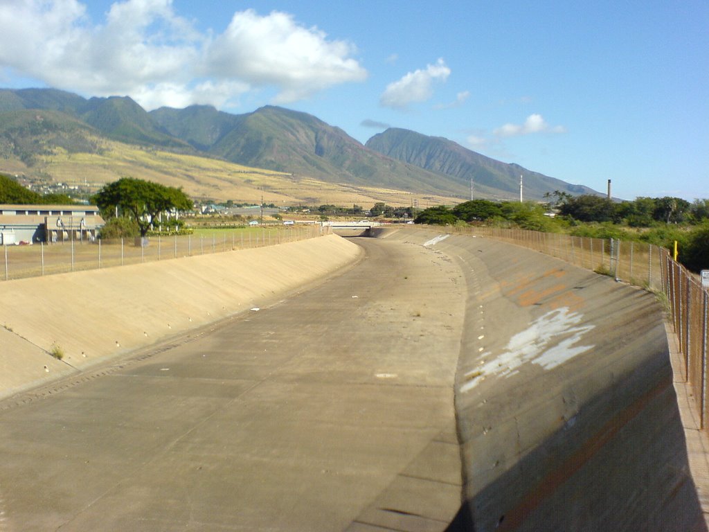 Lahaina canal by Joao Paulo de Sá Ara…