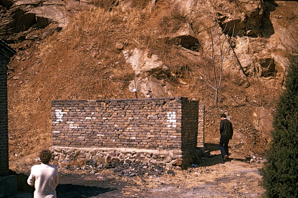 Public restroom JinShanLing (金山岭) (1994) by HannoS