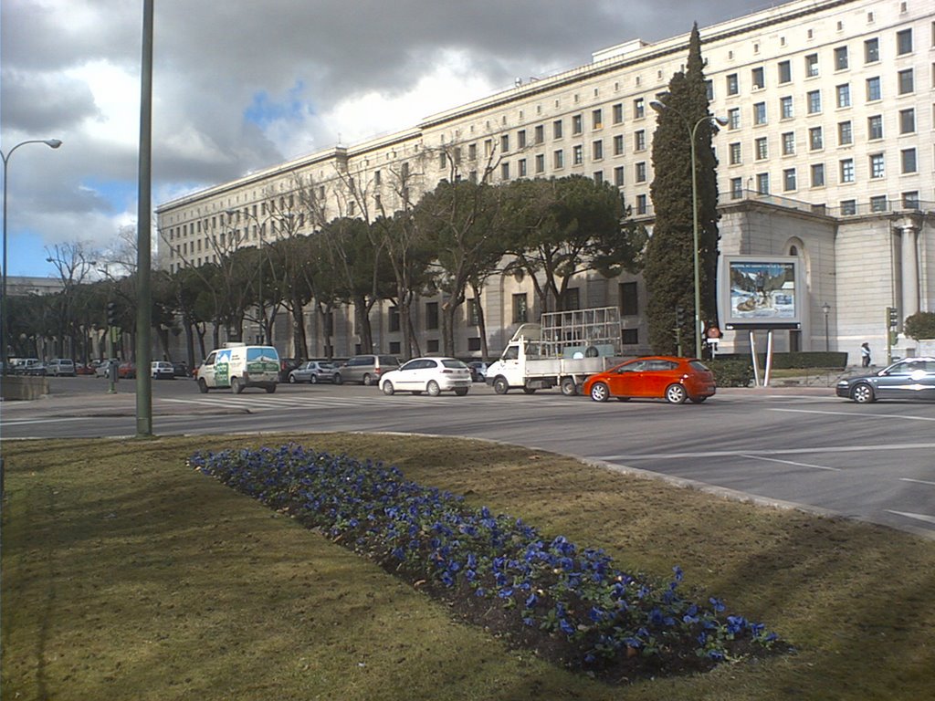 Plaza Santa Cruz by Jesús González