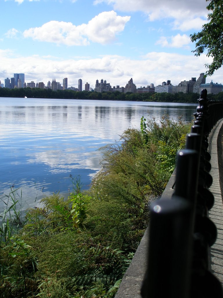 Jacquelin Onassis Reservoir, Manhattan by WeronikaW