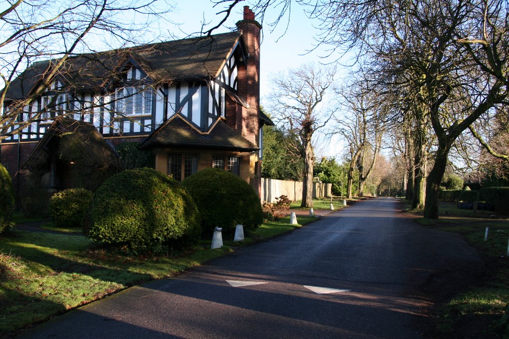 Moor Hall Drive, Little Sutton Lane entrance by JohnHW