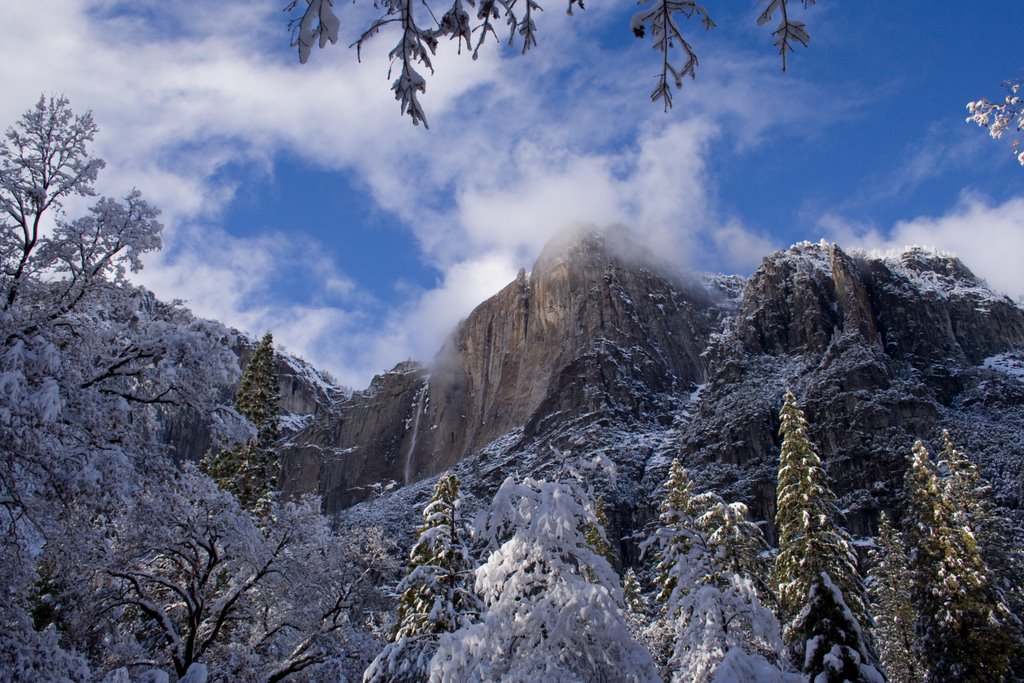 Yosemite Falls in winter by ElBrad