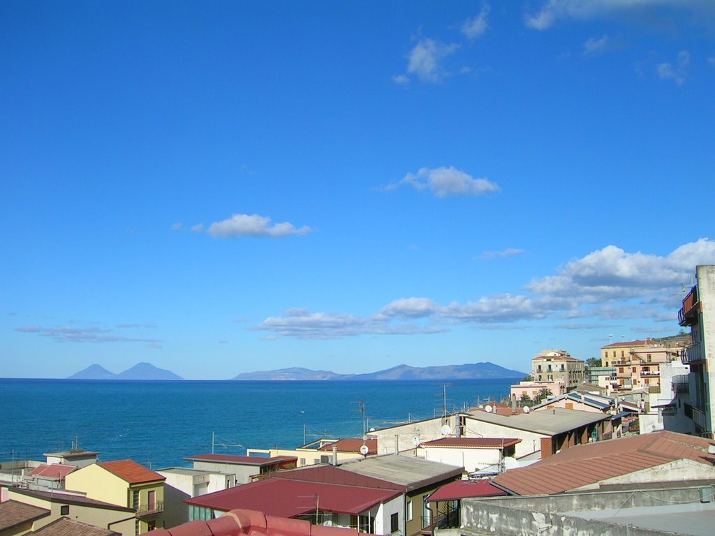 Veduta isole Eolie dalla terrazza by snigno