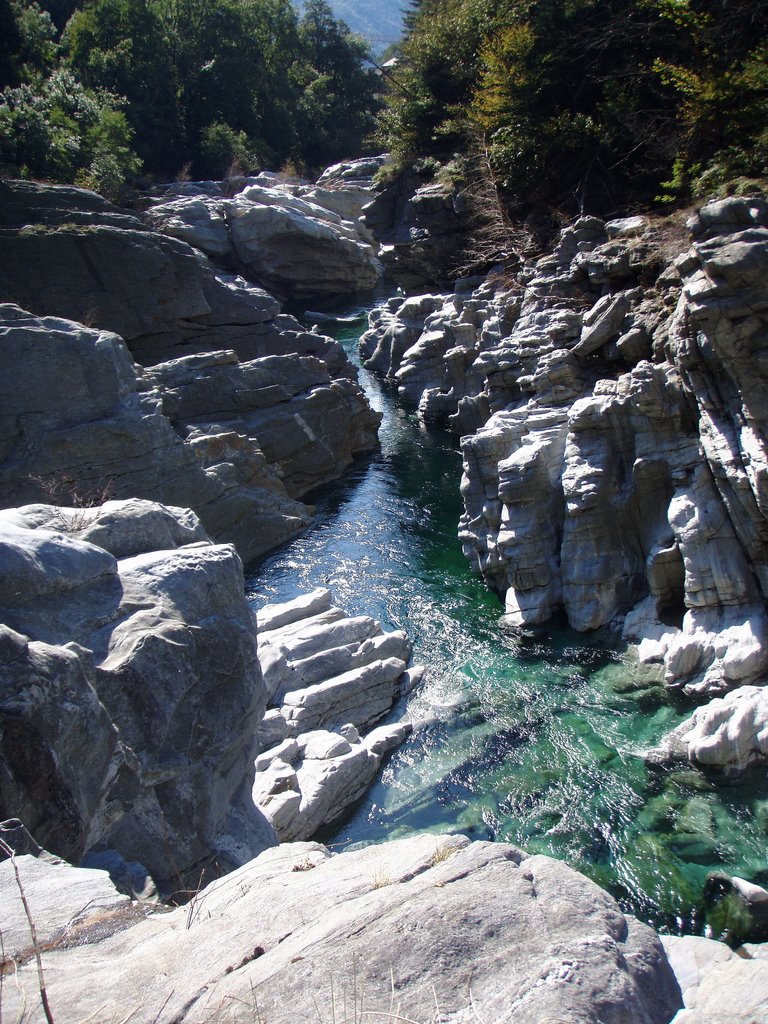 Gole della Maggia by Fabrice Franz