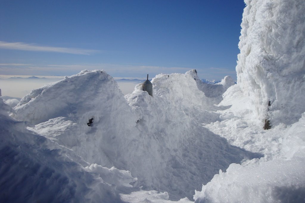 Frozen serbian church of the WWI on the top of Mt. Vorras(11.01.2009) by paspapdent80