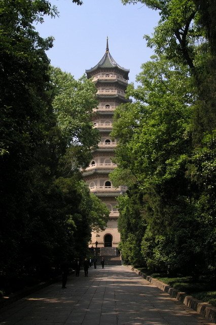 Linggu shrine玄奘舍利 by lixin