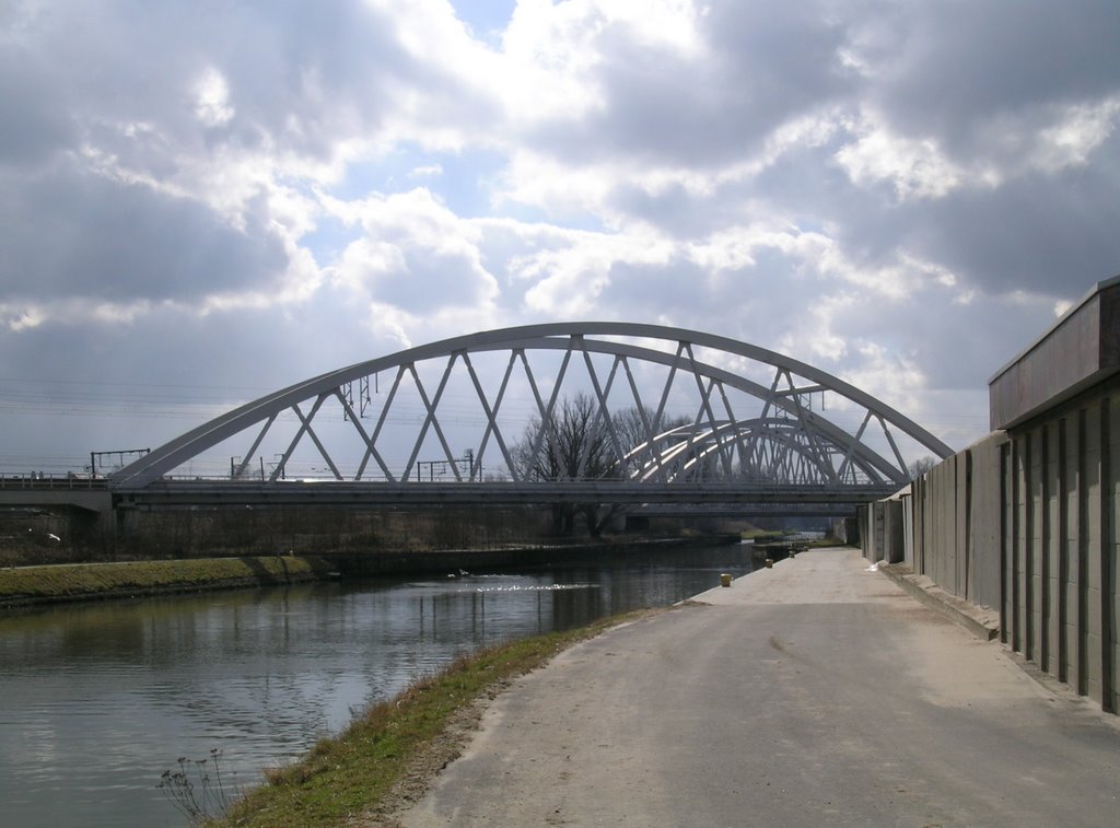 Halle, Belgium, along canal Brussels-Charleroi, the new railway bridges by Koos Fernhout