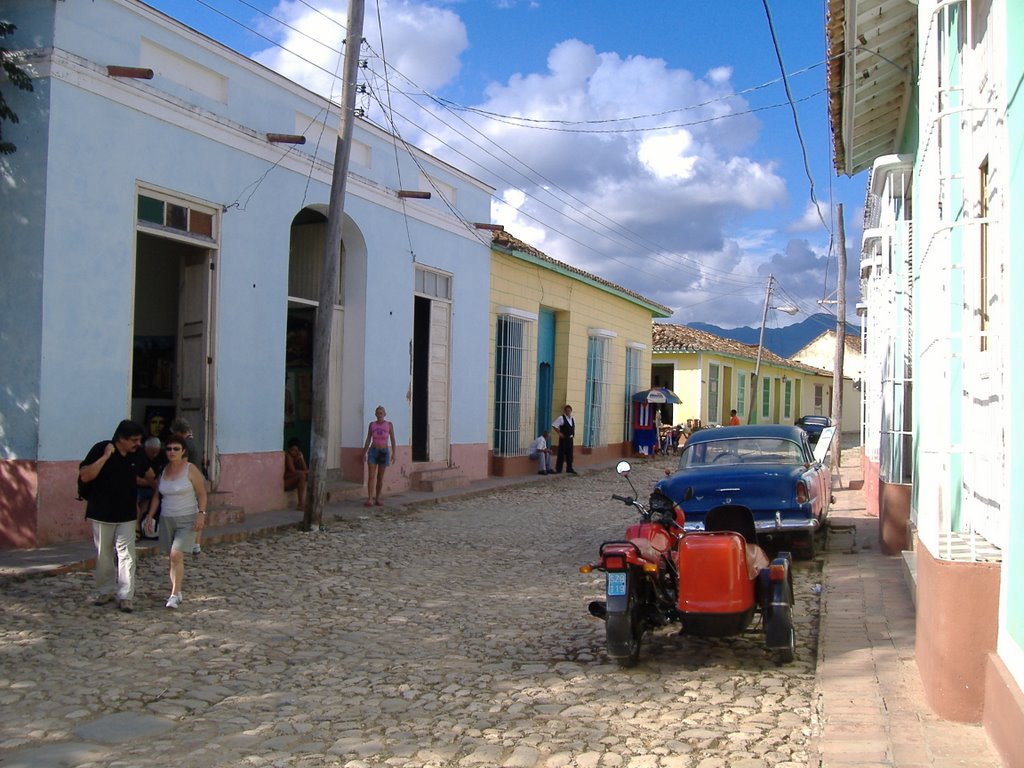 Calle colonial en Trinidad, Cuba by tunante80