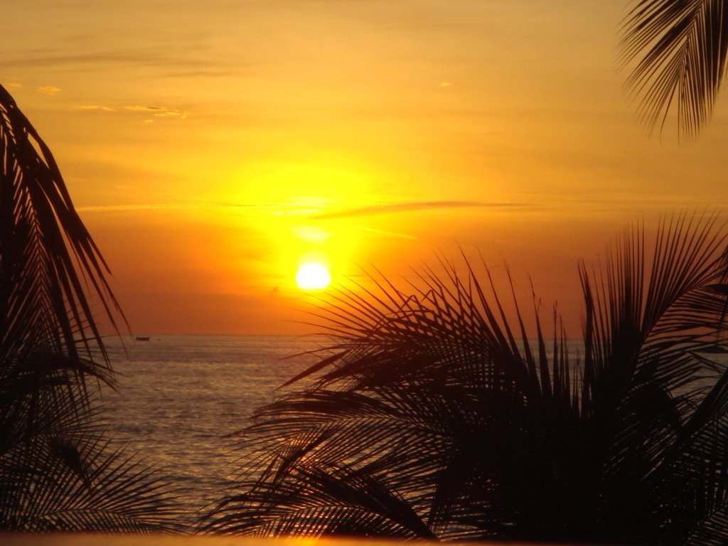 Sunset in the Caribbean by AlvaritoBustos