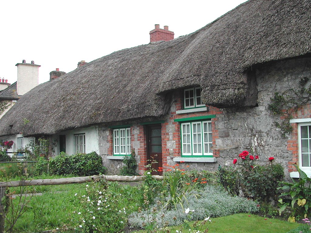 Thatched houses by Lucia Marazzi