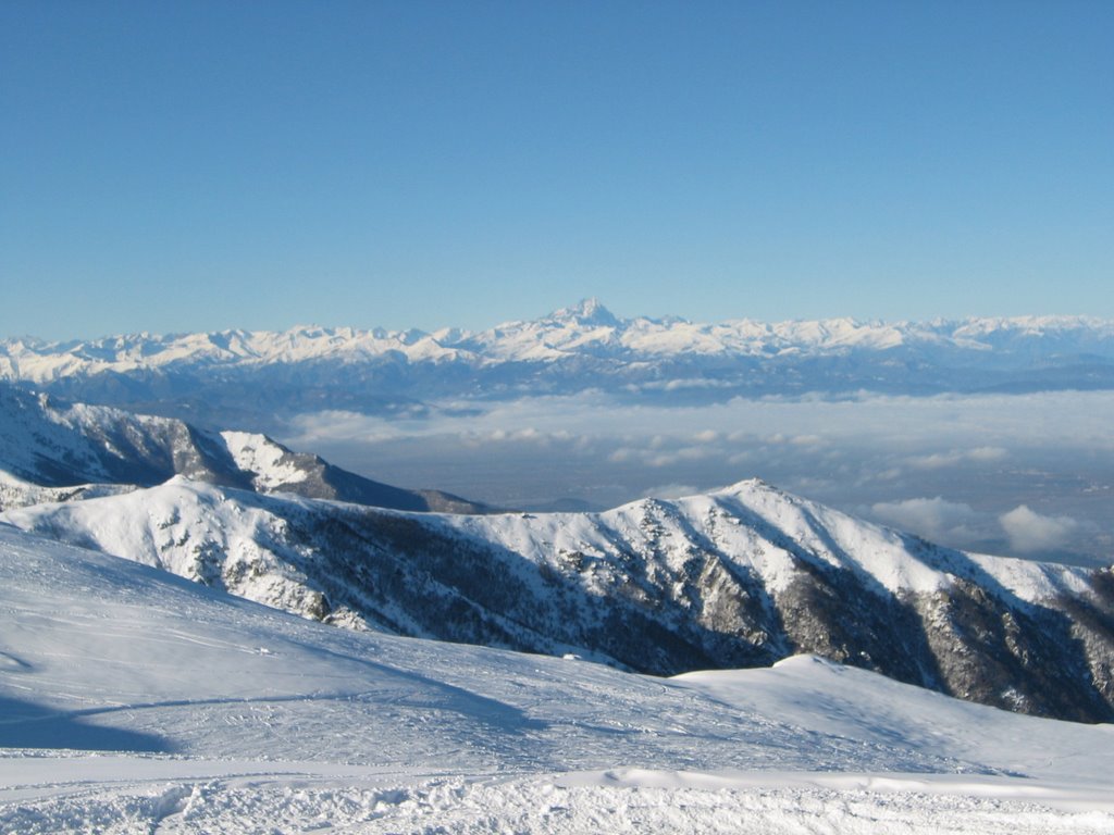 Il Monviso da Prato Nevoso by francone56