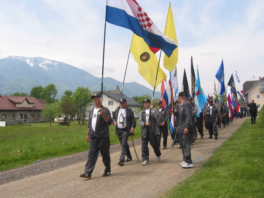 Bleiburg-Loibach 2005.g.: hrvatski invalidi Hodočasnici na putu Vukovar-Ovčara-Bleiburg (put 470km) by Dragutin Safaric