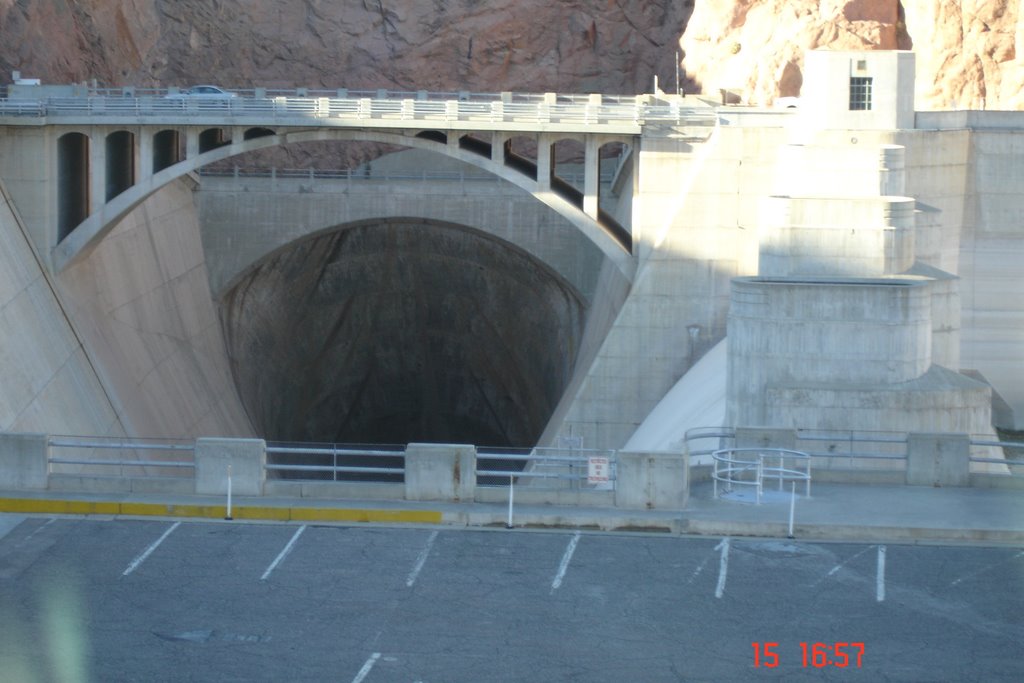 Overfolw tunnel on the Arizona side of the Hoover Dam by chrisalvor