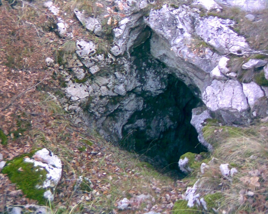 Pećina kod Razorine (Cave of Origin) by Ante Maleš