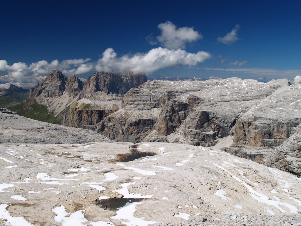 Sassolungo and the Val Laslies. (Take a tour to the highest peak of the Sella-group with my pictures!) by Polonkai László