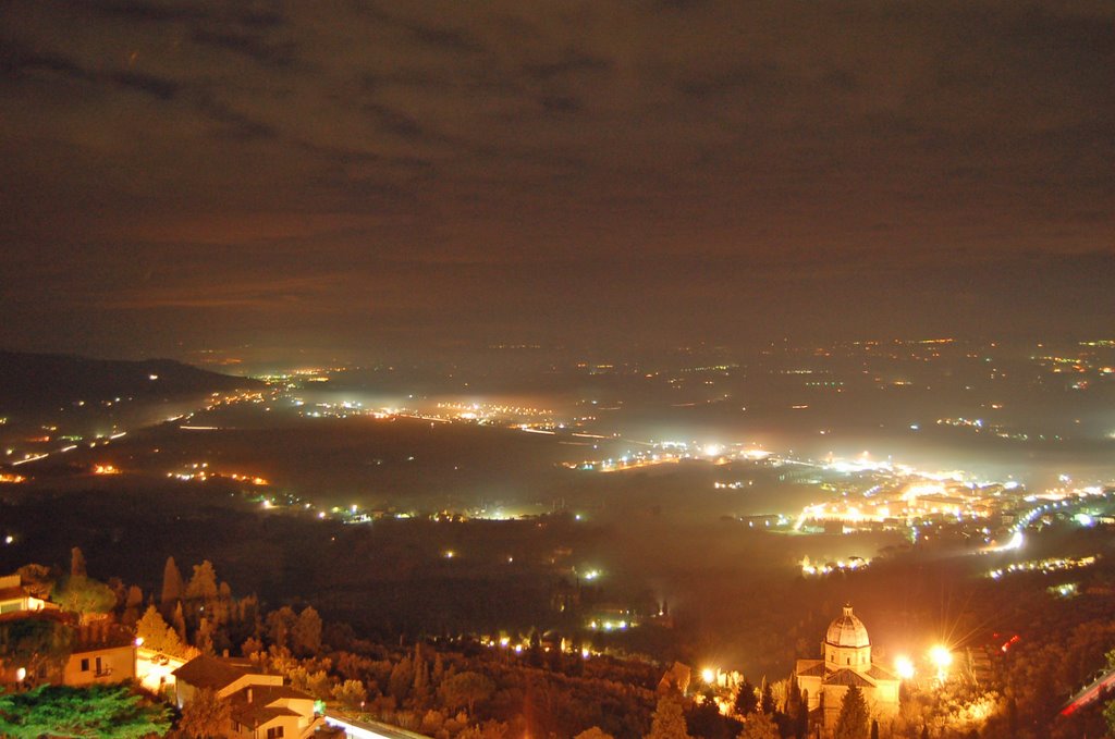 Cortona .Panorama Notturno by Stefano Taddei